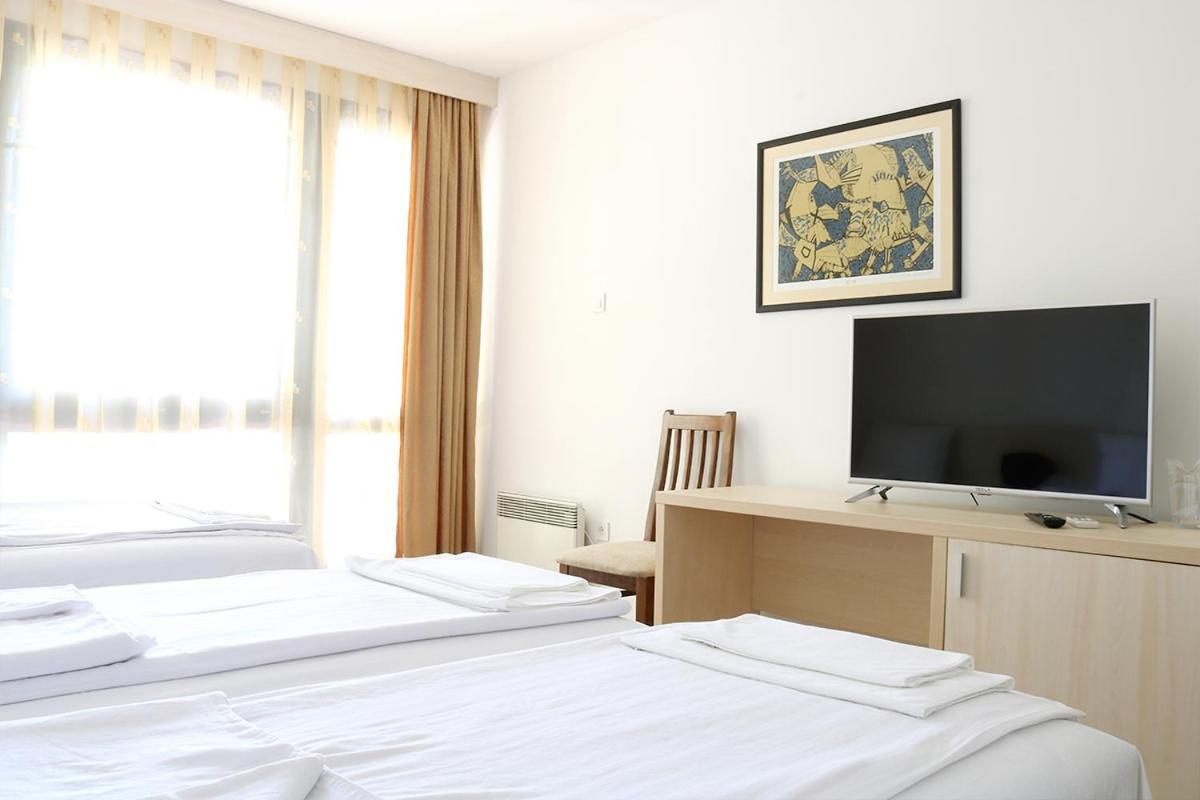 Hotel Pela オフリド エクステリア 写真