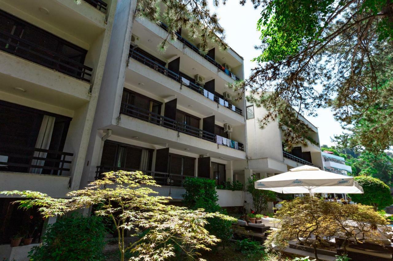 Hotel Pela オフリド エクステリア 写真