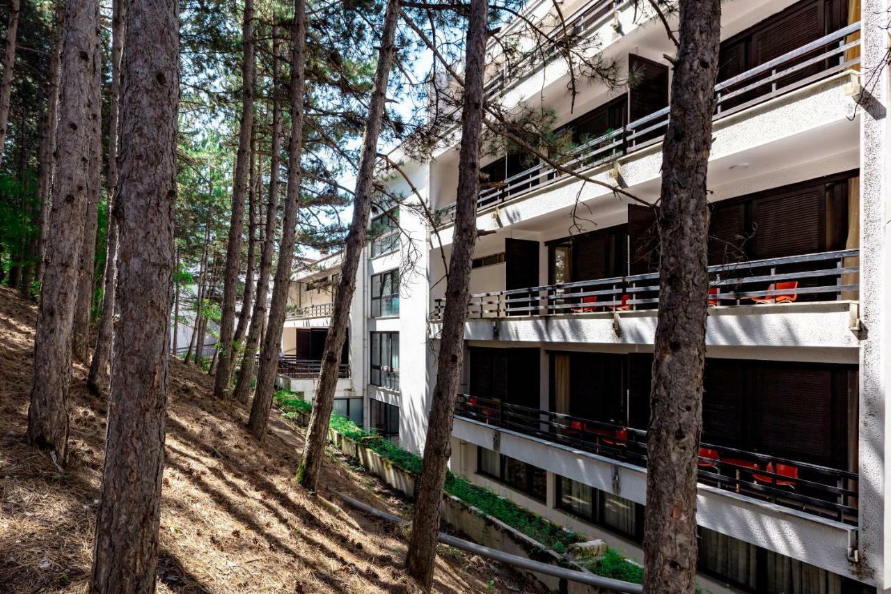 Hotel Pela オフリド エクステリア 写真