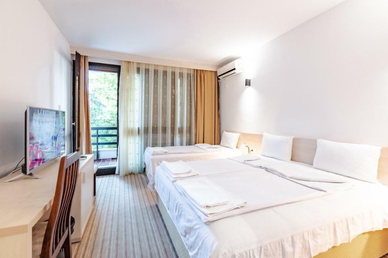 Hotel Pela オフリド エクステリア 写真